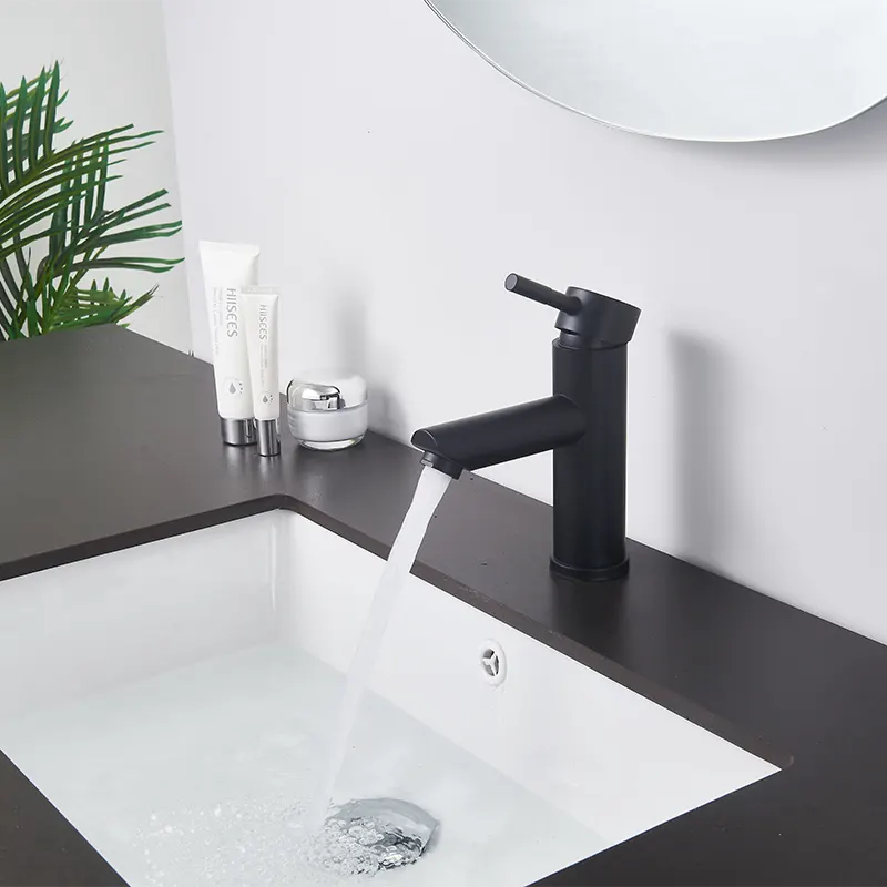 Robinet de salle de bain noir simple